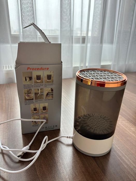 Aparat de curatat pensule machiaj - nou