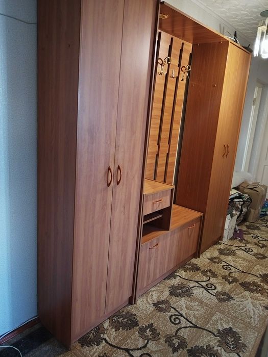 Прихожая трехсекционная