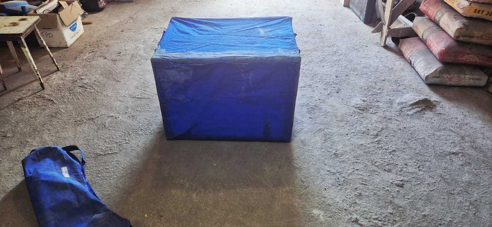 Переноски для животных и детские игрушки