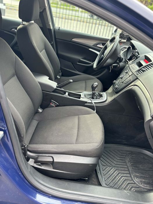 Vand sau schimb Opel insinia