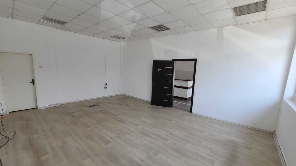 Дава се под наем Магазин в Бяла Слатина - 60 кв.м за 255 € - Снимка #3