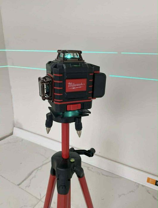 Самонивелиращ Акумулаторен Лазерен Нивелир Milwaukee Милуоки 4D