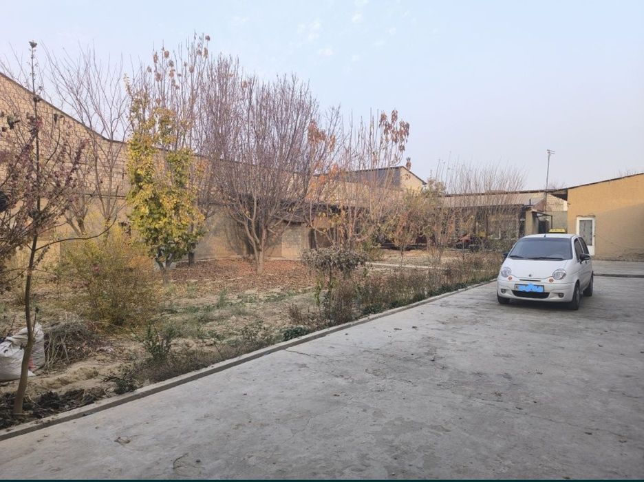 Абдурахмоновда 6 сотиҳ 5 хонали уй сотилади.