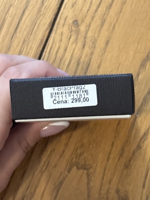 Гривна червен конец