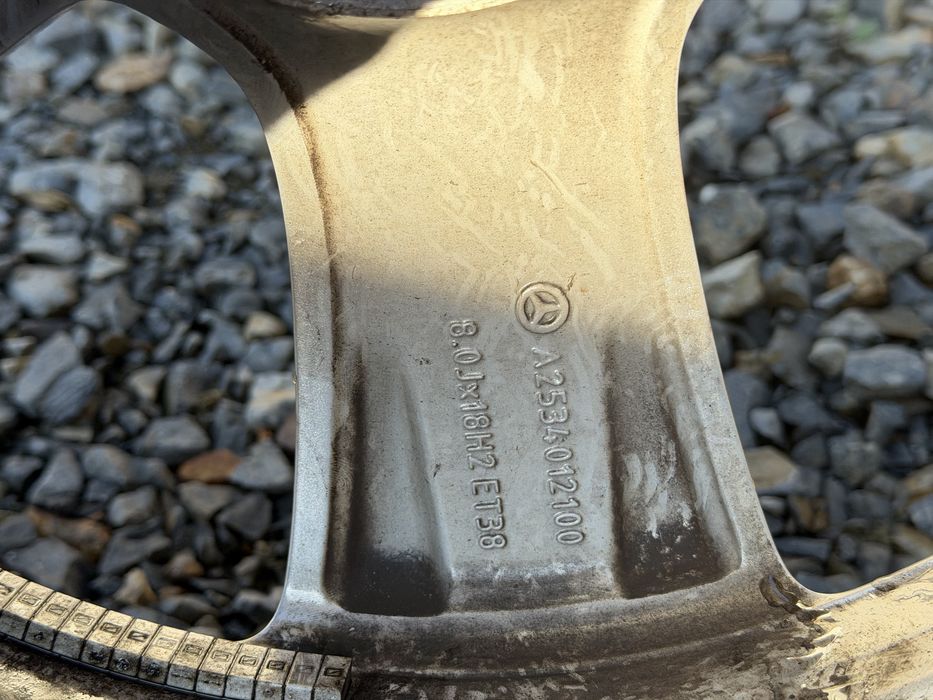 Jante Mercedes cu anvelope de iarna 235/60/18  8J ET 38