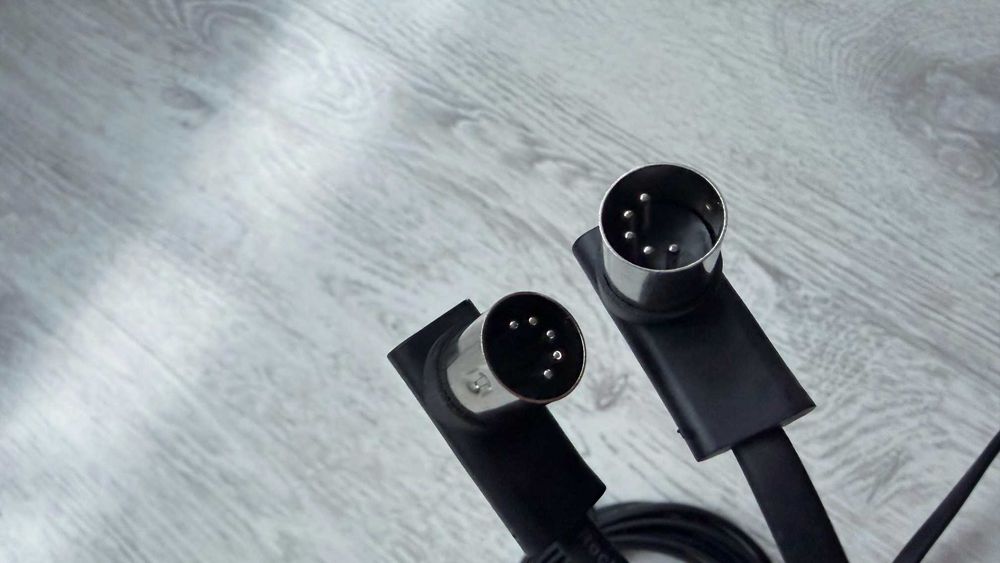 Cablu audio Rockboard Professional mufe MIDI la ambele capete NOU