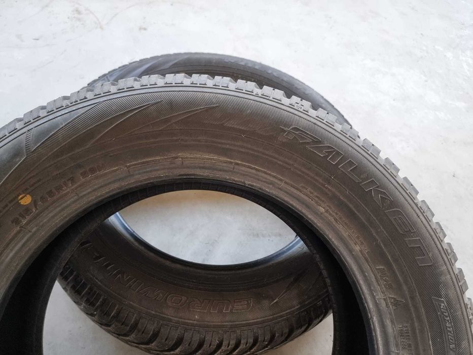 2 Anvelope de IARNA 215.65.17 'Falken' ; stare foarte Buna