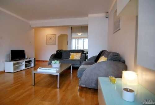 Дава се под наем Двустаен апартамент в София, Лозенец - 70 кв.м за 800 € - Снимка #1