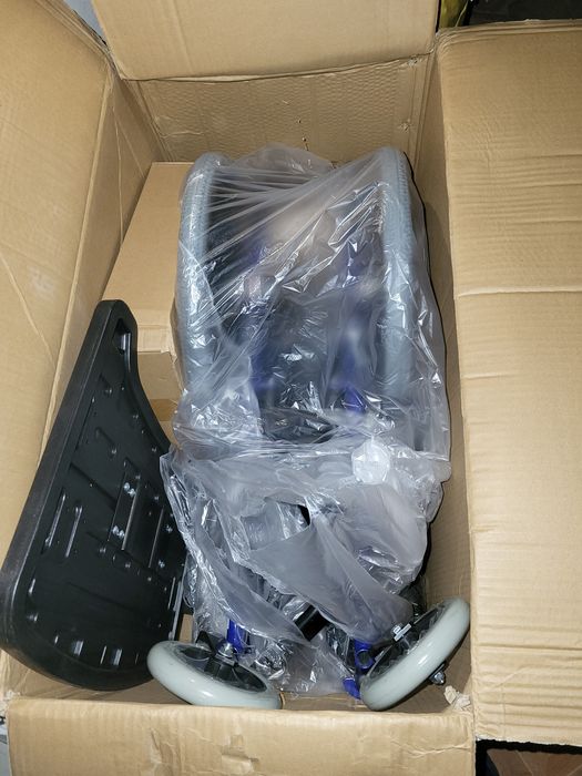 Каляскы новый колданылмаган инволидный