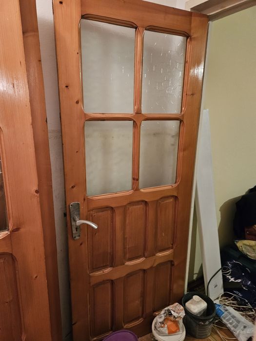 Vand 6 usi apartment din rasinoase lacuite