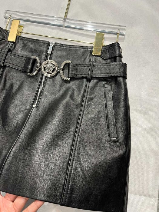 Versace къса пола, черна