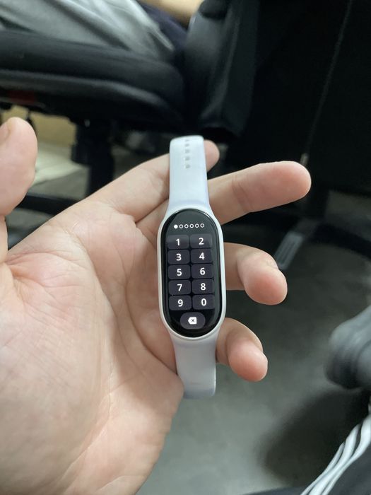 Продам Mi band 10