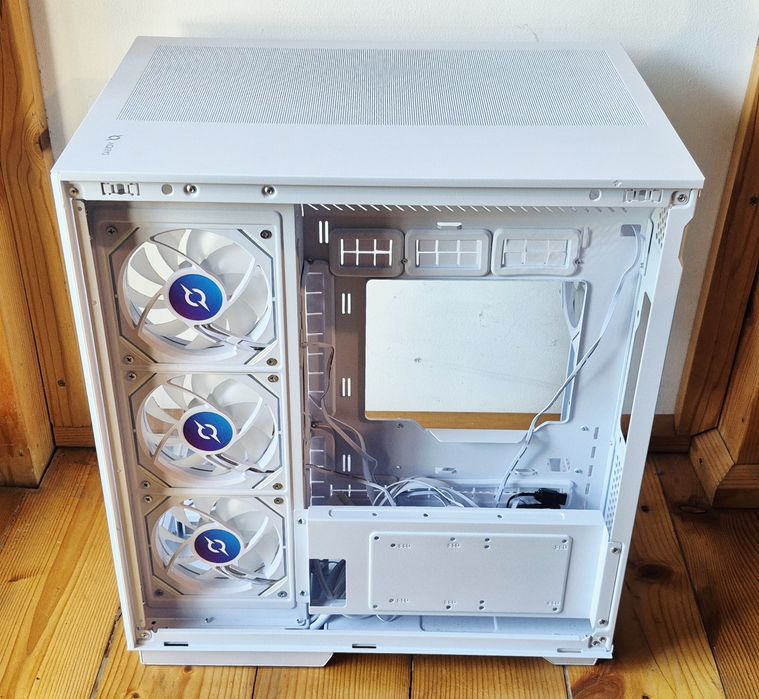 Carcasa gaming AQIRYS ARGB ATX White cu 7 x fan 120mm RGB