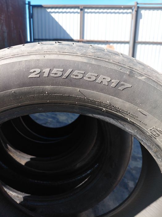 Продам комплект резины 215×55/17