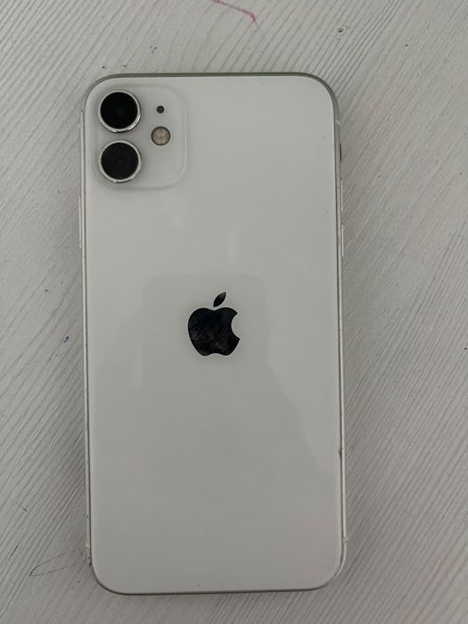 iPhone 11 128gb акб менялся