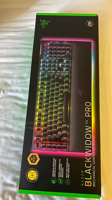 Razer BlackWidow V4 Pro Yellow Switches - Wireless