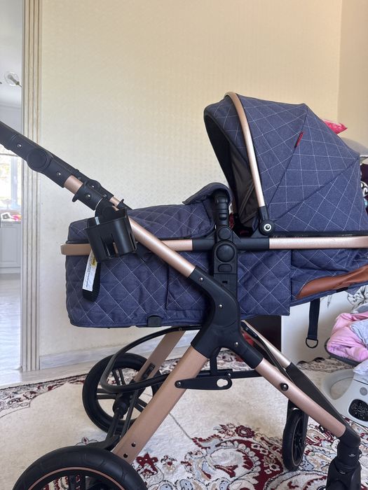 Срочно продам новую коляску 3/1