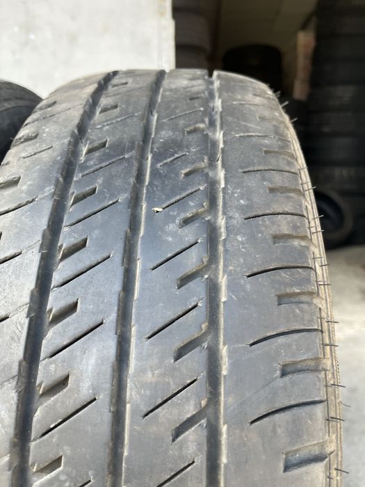 2 бр. гуми за бус 215/65/16C Vredestein DOT 0918 6,5 mm