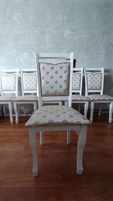 Стол со стульями