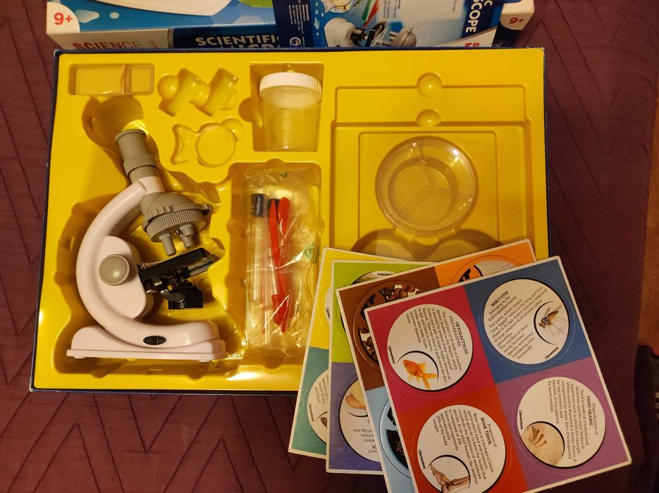 Детски микроскоп