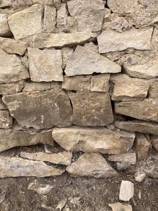 Piatra de cariera, pentru constructii vechi, ziduri, garduri
