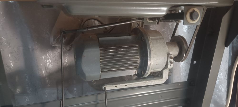 Tikuv moshinasi 2210M zòr holatda ishliydi