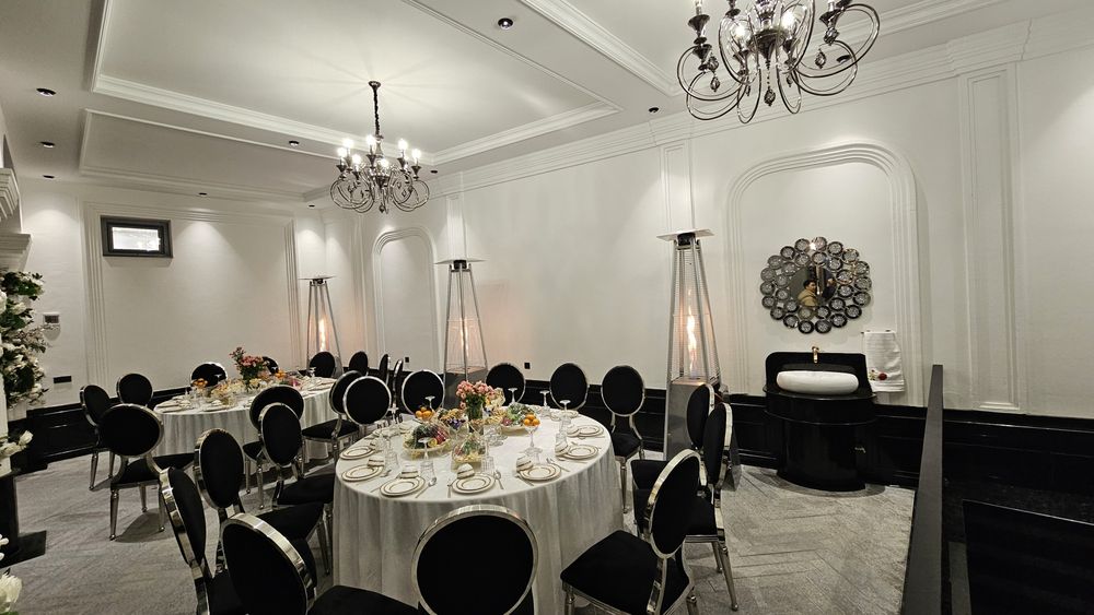 Уличный газовый обогреватель аренда . Уличный кaмен прокат. Стол стул