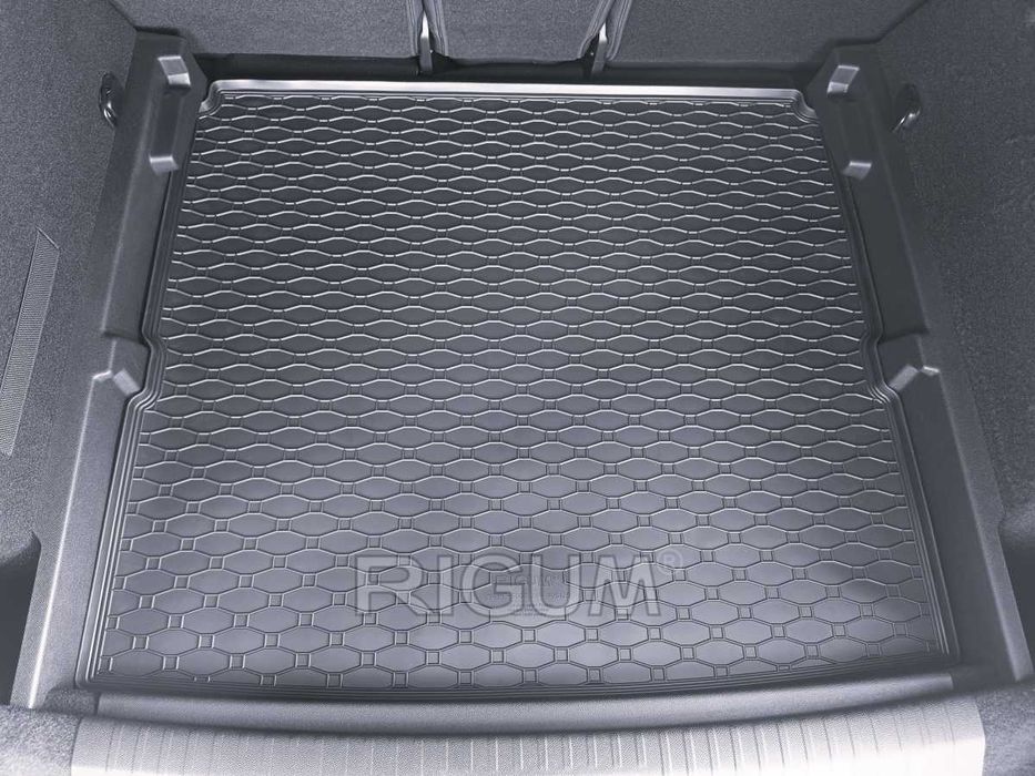 Гумени стелки или багажник PEUGEOT 3008 MHEV и e-3008 от 2024г.