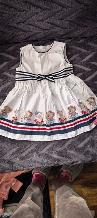 Продавам дрешки, обувки, сандали за момиченце на 06-2г