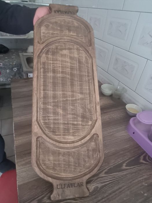 But butun yogochdan yasalgan .