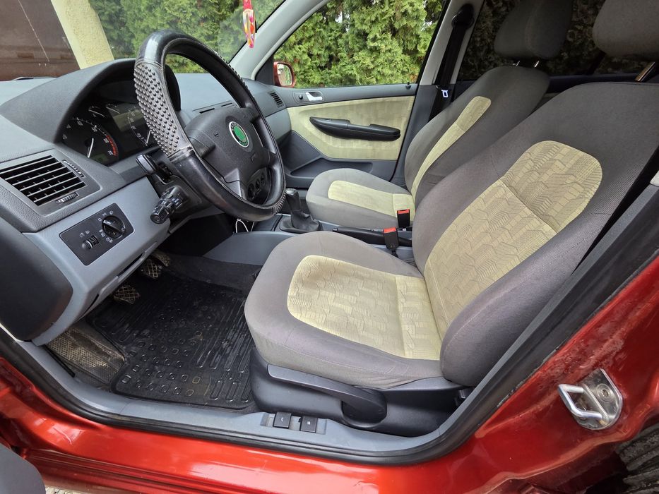 Skoda Fabia 1.4 benzină – 2001 
Gi