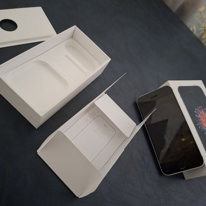 Iphone Se 32 gb серый