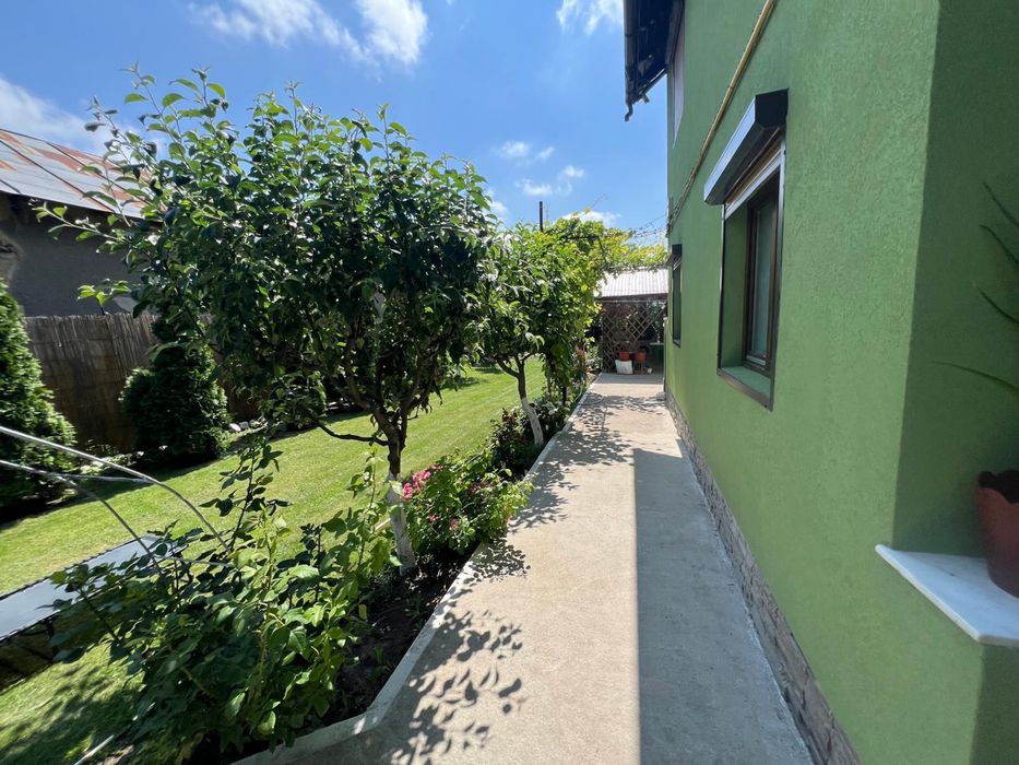 Casa cu etaj, spatiu comercial, garaj (service auto) Independenta, DN25, Galati