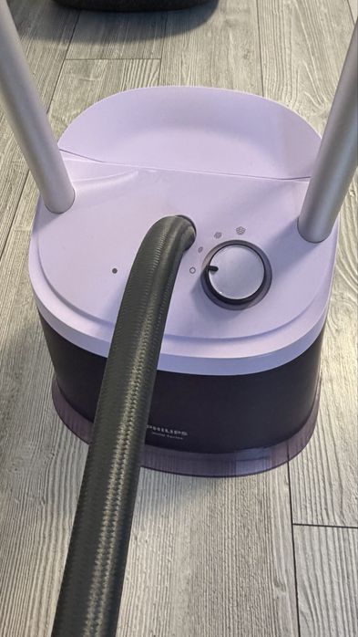 Aparat de calcat vertical Philips cu abur