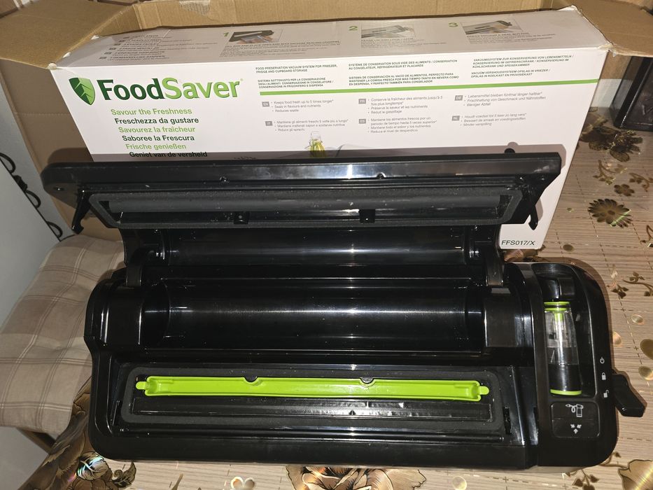 Masina de tocat carne Tefal si aparat de vidat Fo