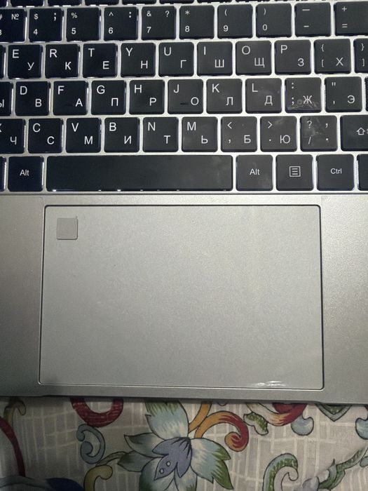 Ноутбук ноутбук Yamu