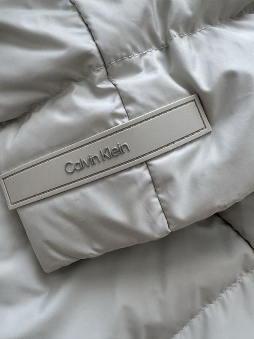 Продам пуховик от calvin klein