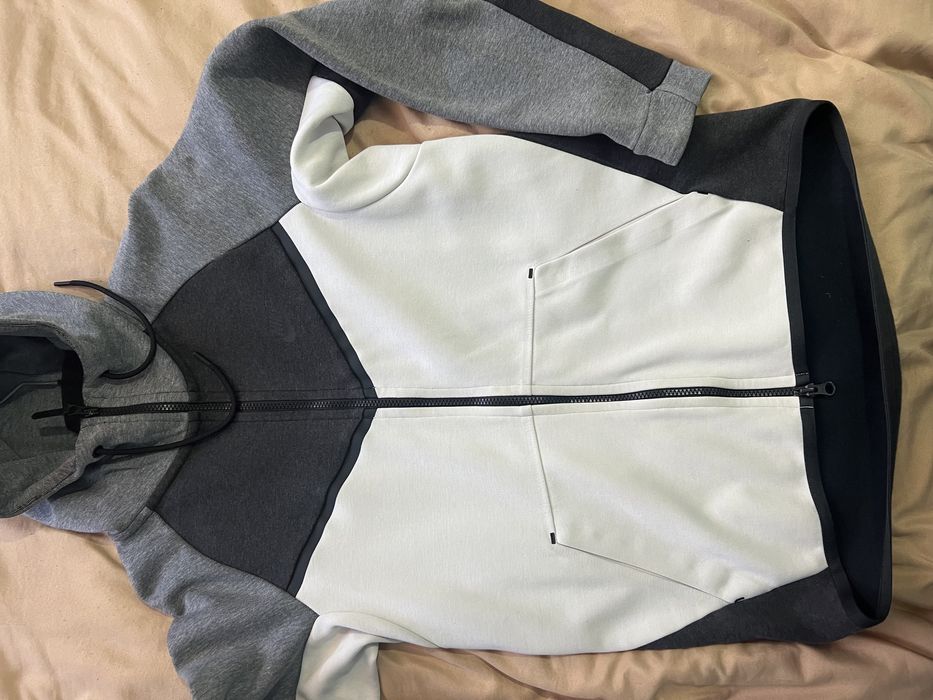 Nike Tech суичъри