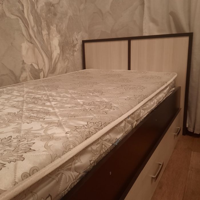 Продается односпальная кровать.