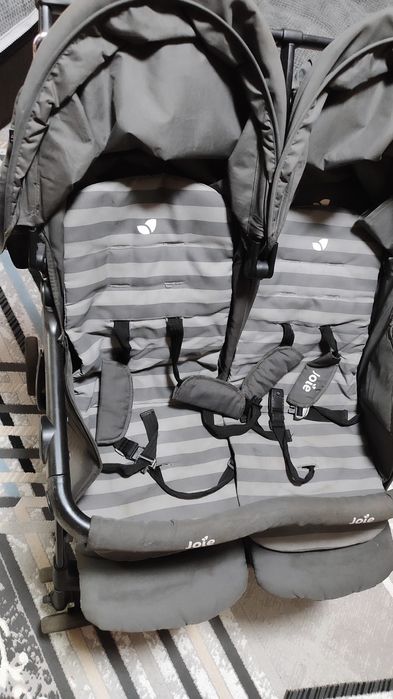 Коляска для двойни