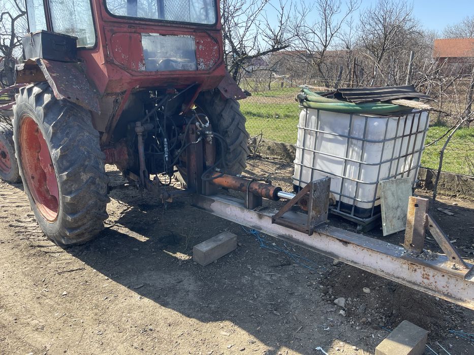 Se vinde tractor 650 cu monoaxa