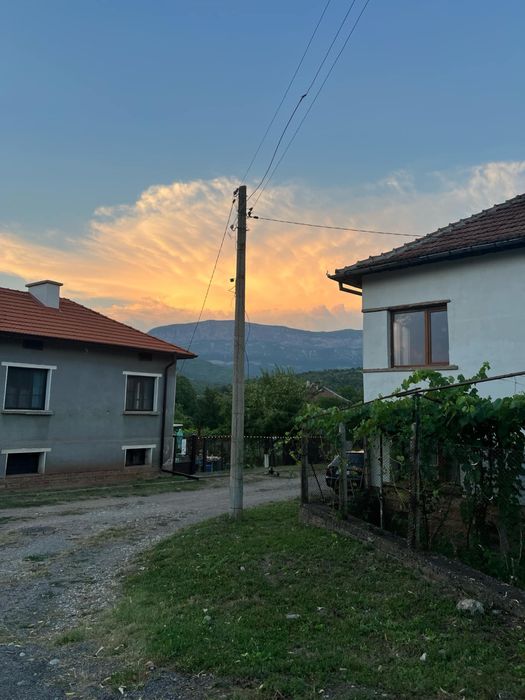 Реновирана къща в живописно селце край Враца