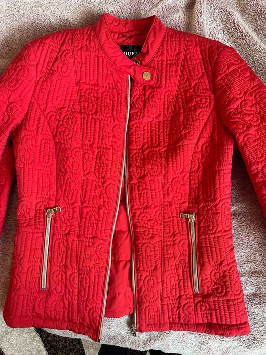 Geaca guess de primăvară