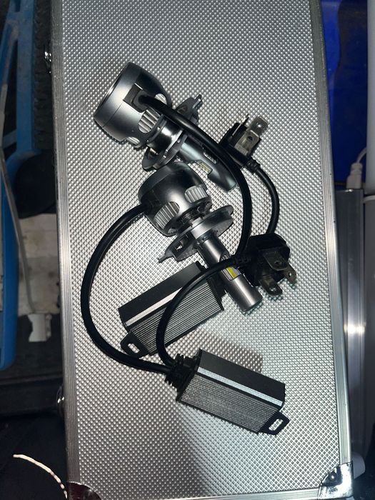 Becuri led H4 noi