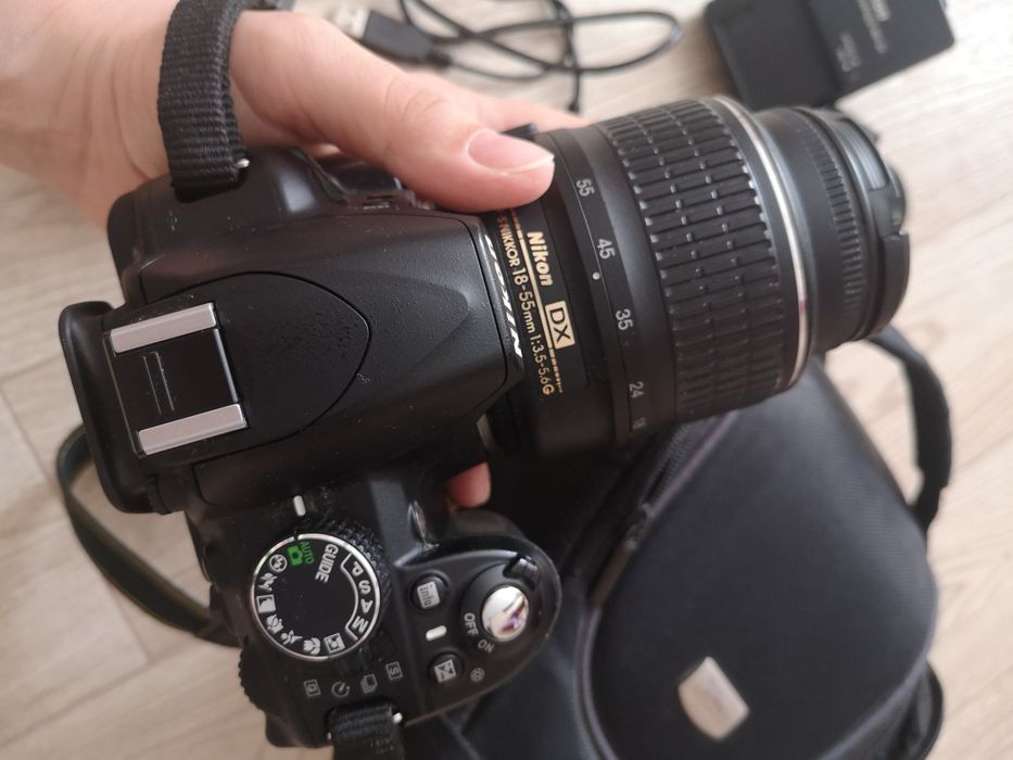 Продам фотоаппарат Nikon D3100