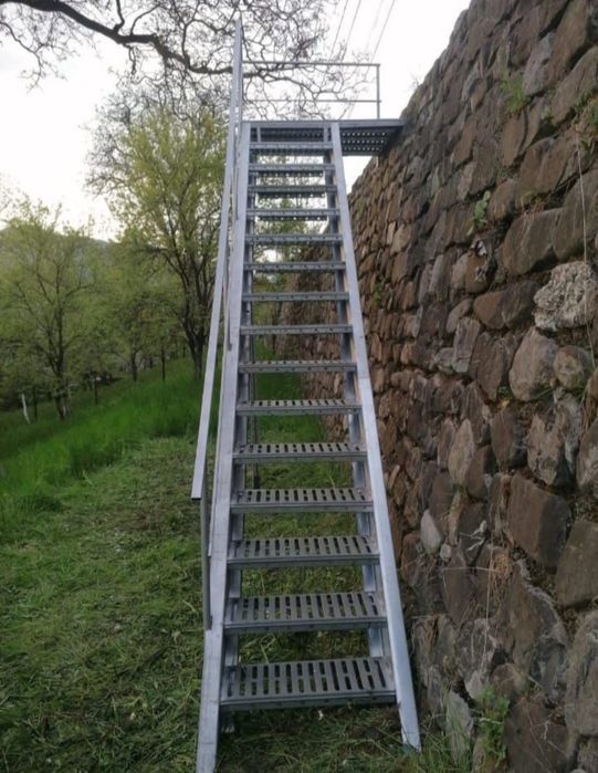 Scară zincată profesională
