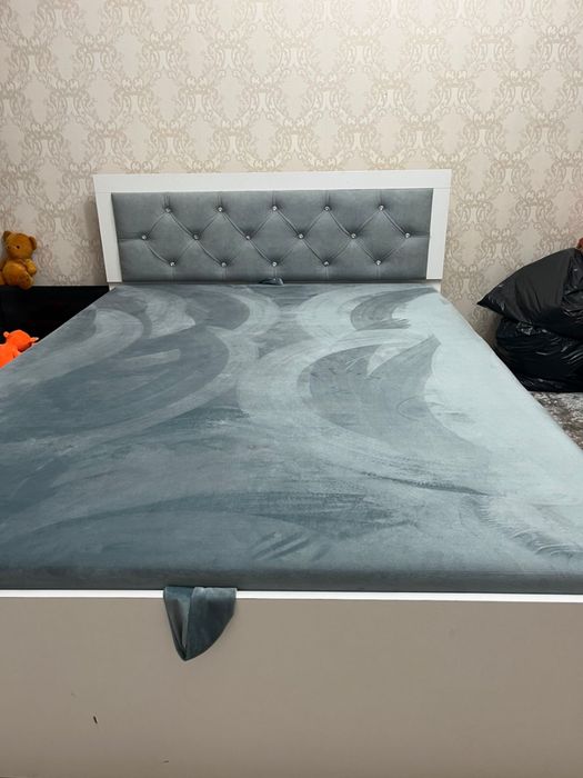 Срочно продам кровать торг есть