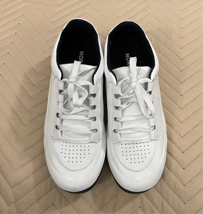 Adidași Nordan albi piele