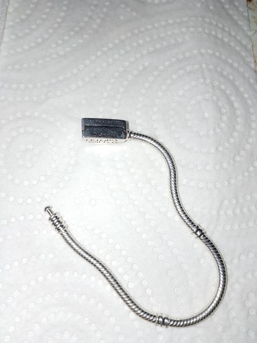 Продам браслет Pandora