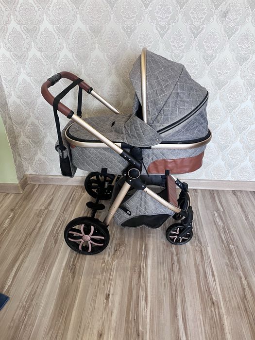 Коляска прогулочная